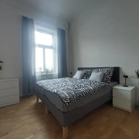 Apartment Edison By The City Centre Brno Exterior photo